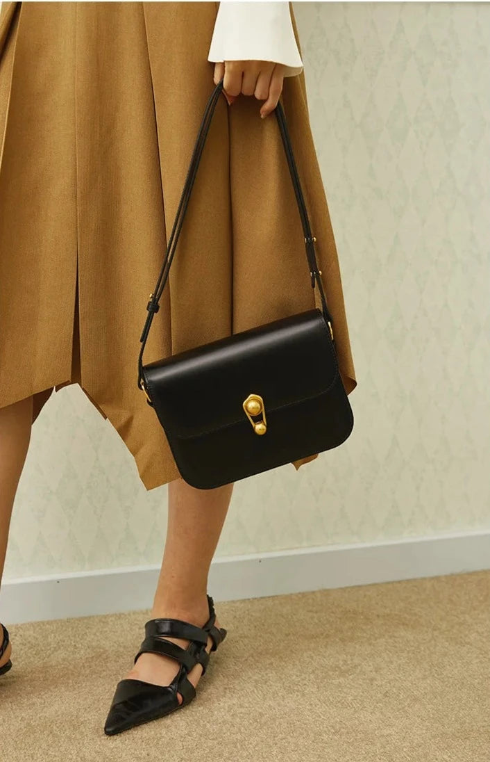 Designae’ Leather Crossbody Shoulder Bag