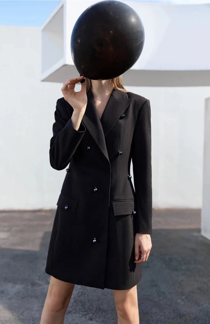 “CEO” Women’s Vintage Minimalistic Long Waist Lapel Blazer