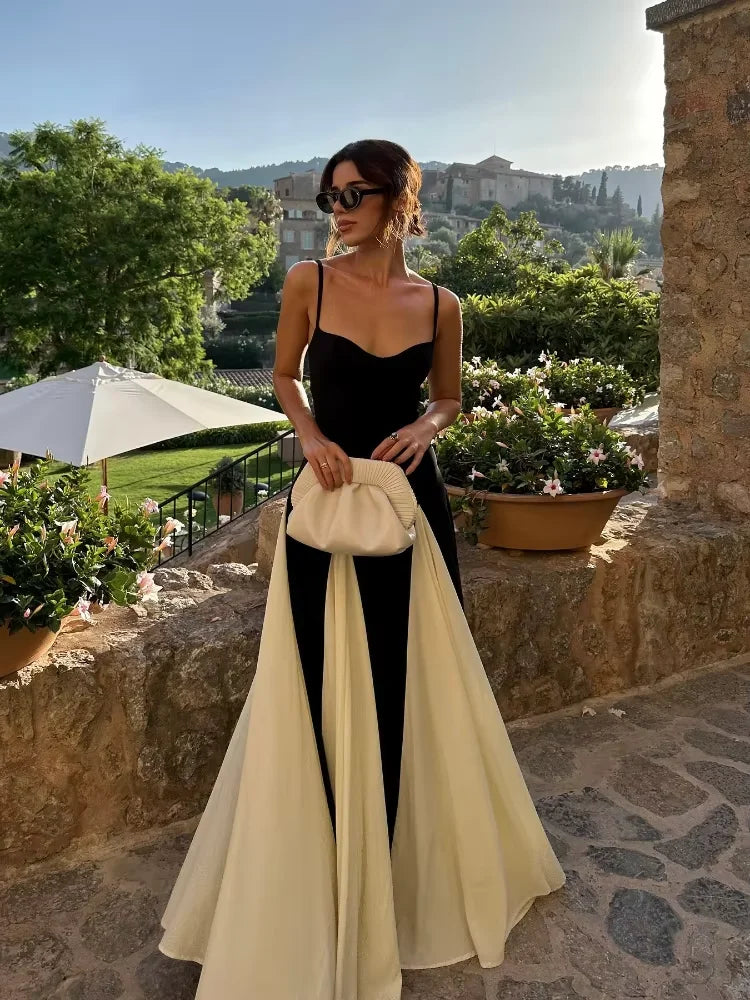 "Daisy" Women's Backless Pleated V-neck Maxi Dress