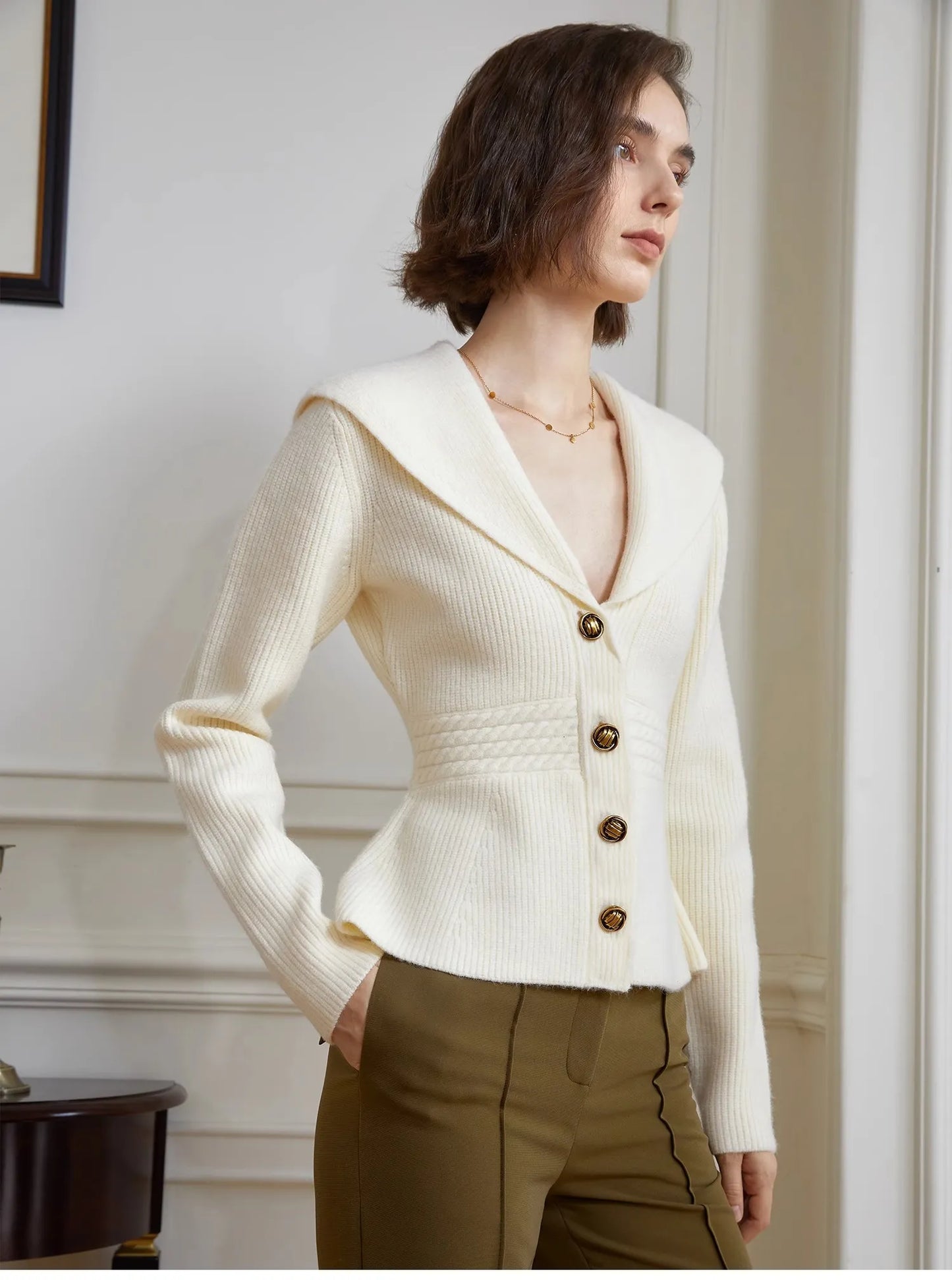 “Vivian” Women’s Knitted V-Neck Cashmere Sweater