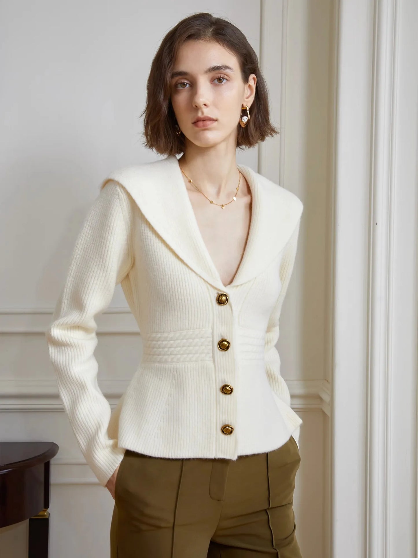 “Vivian” Women’s Knitted V-Neck Cashmere Sweater