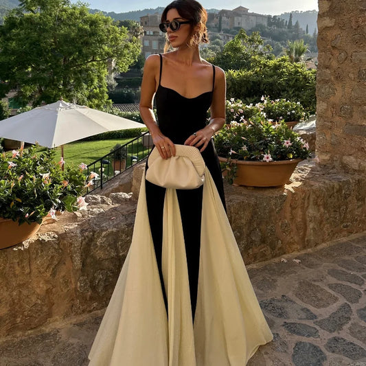 "Daisy" Women's Backless Pleated V-neck Maxi Dress
