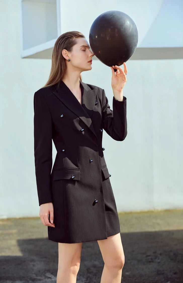 “CEO” Women’s Vintage Minimalistic Long Waist Lapel Blazer