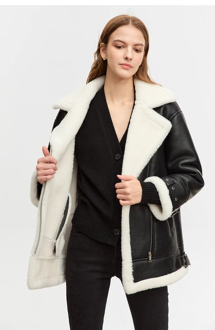 “Amy” Women’s Vintage Oversized Lambswool Fur Coat