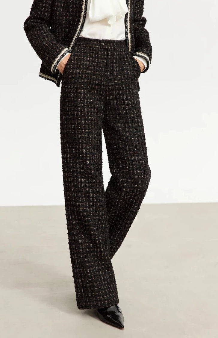 “Fantasy” Women’s Parisian Style Tweed Suit