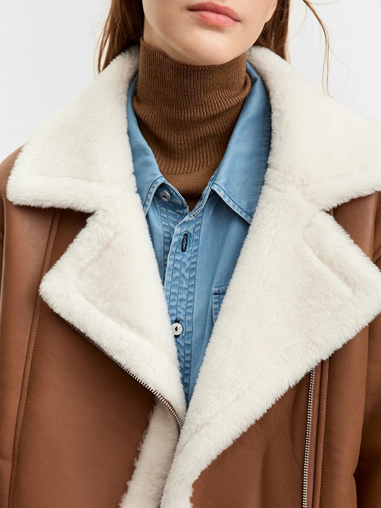 “Amy” Women’s Vintage Oversized Lambswool Fur Coat