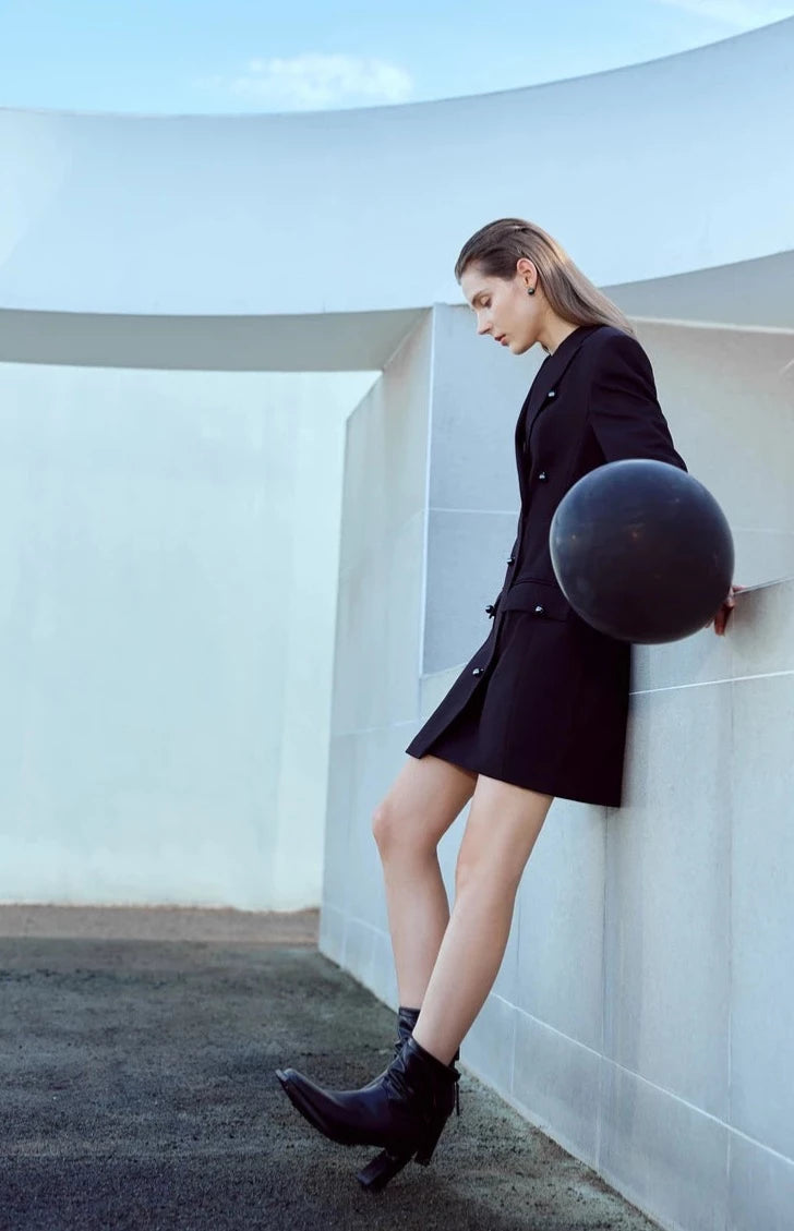 “CEO” Women’s Vintage Minimalistic Long Waist Lapel Blazer